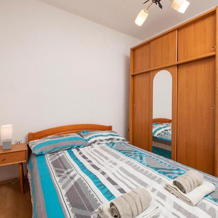 Cozy Apartment In Fazana With Kitchen المظهر الخارجي الصورة