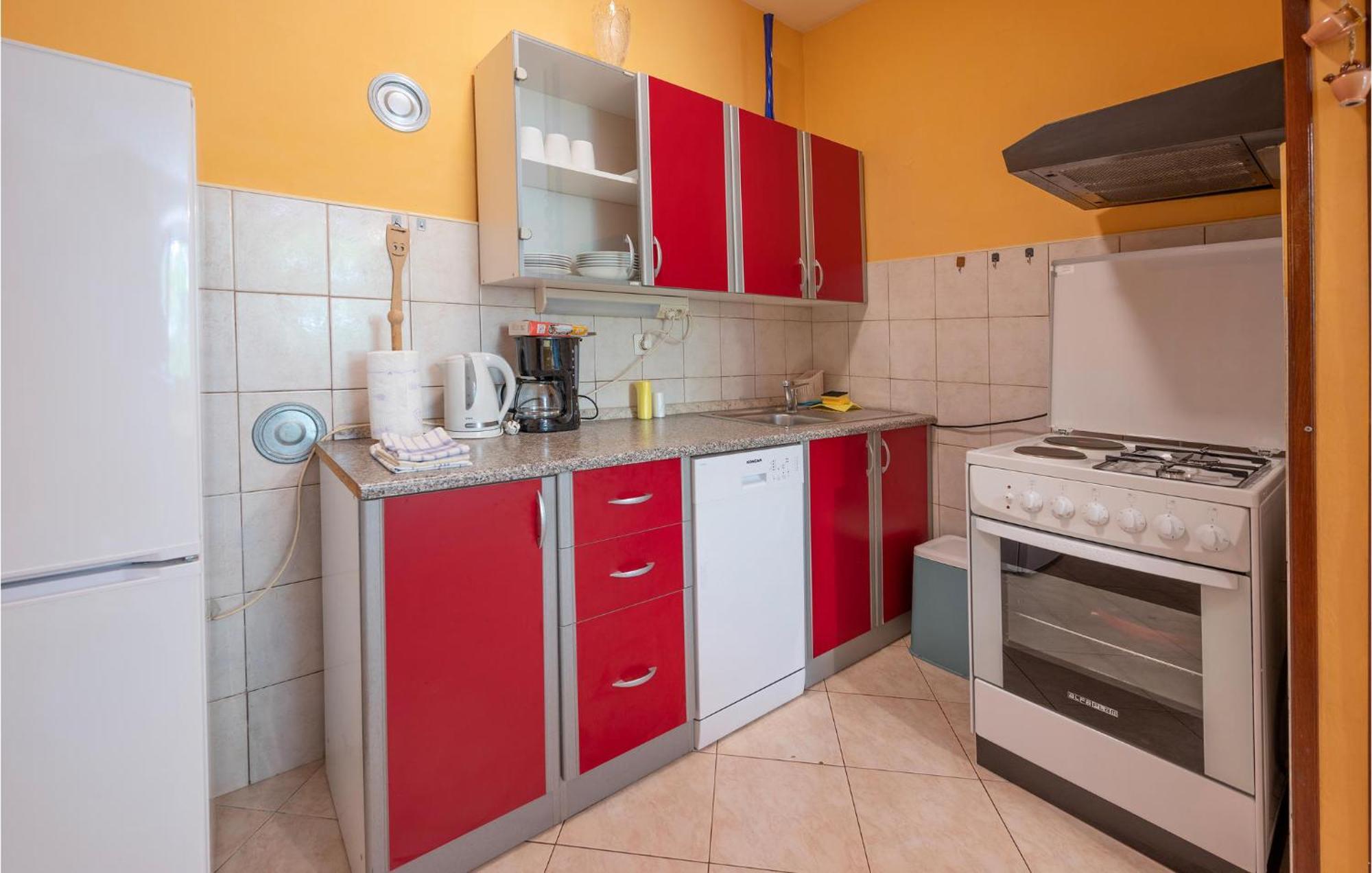 Cozy Apartment In Fazana With Kitchen المظهر الخارجي الصورة